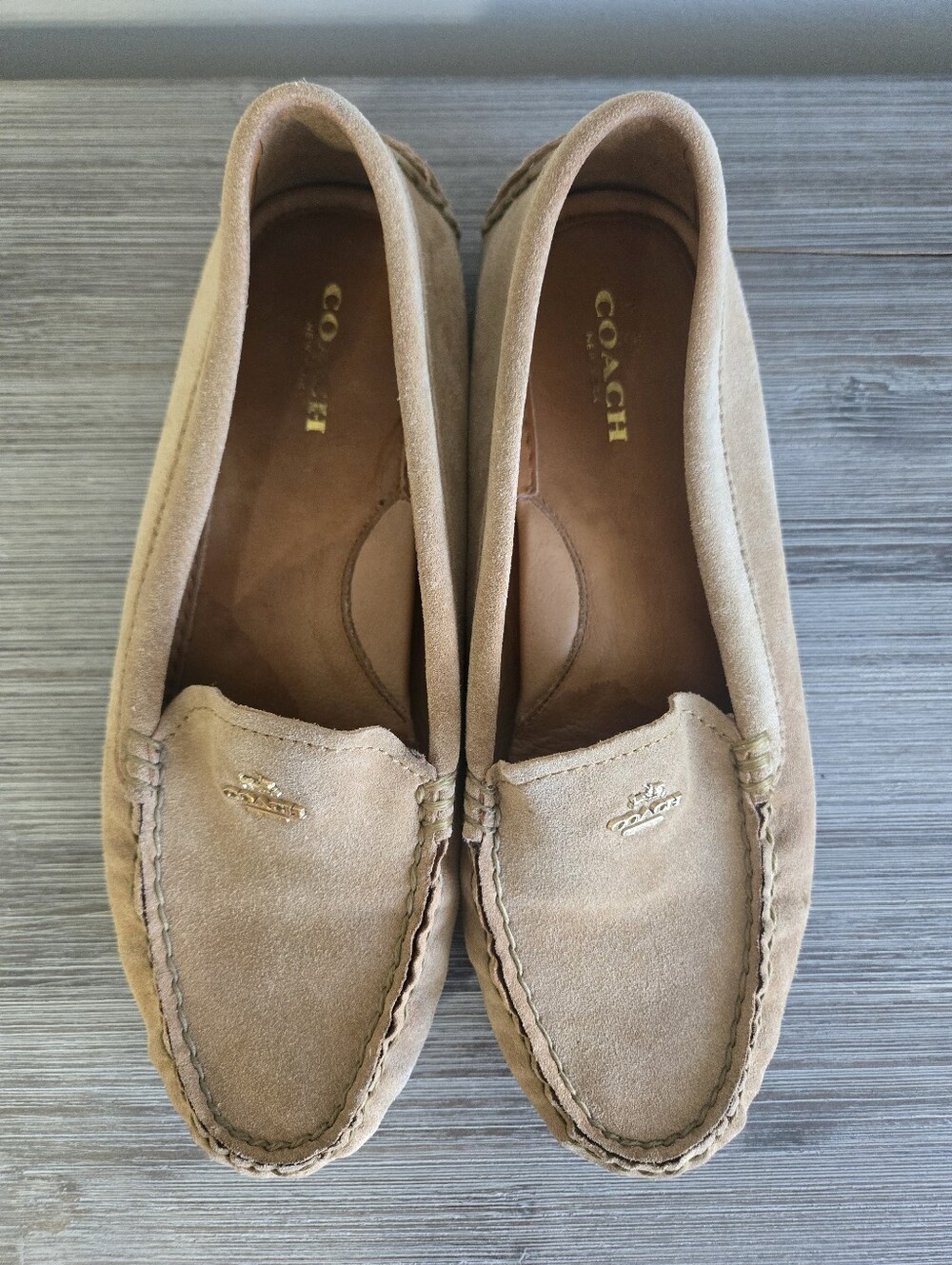 Coach Amber Tan Suede Driving Loafers Moccasins Gold Logo Women’s 7